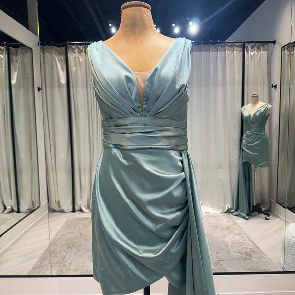 Ocean Teal V-Neck Evening Gown - Picture 2 of 4